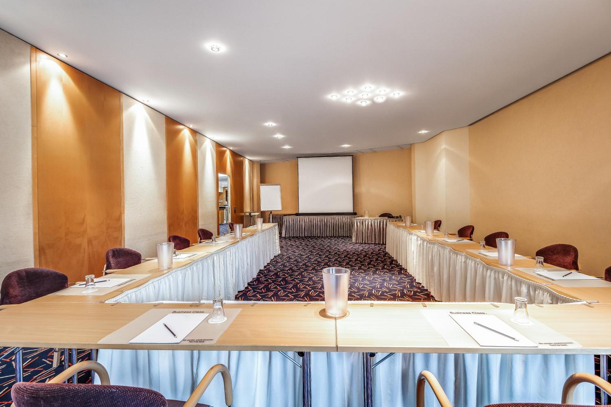 Congress Hotel Chemnitz Buitenkant foto