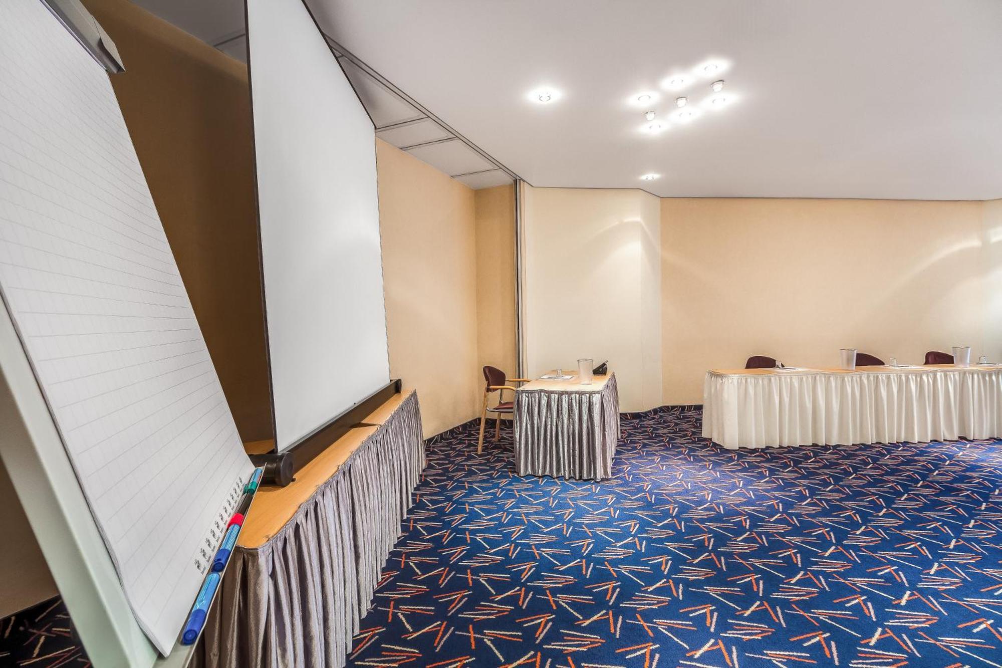 Congress Hotel Chemnitz Buitenkant foto