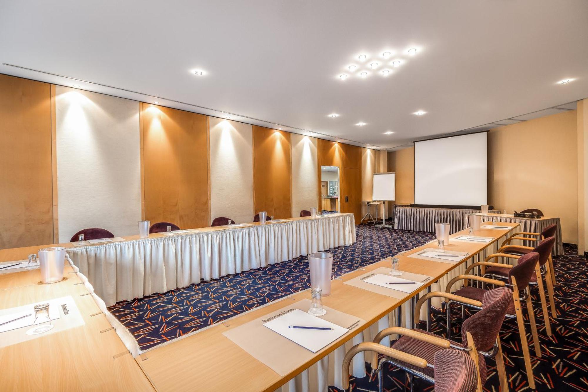 Congress Hotel Chemnitz Buitenkant foto